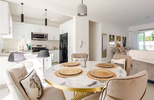 Santiago Province Apartment | first floor apartment in Santiago king side bed pool