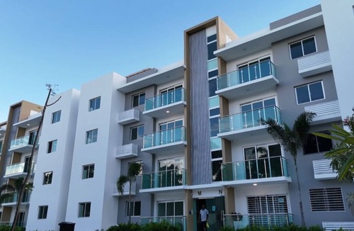 Santiago Province Apartment | first floor apartment in Santiago king side bed pool