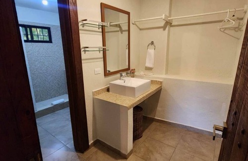 La Vega Province Bed & Breakfast | Flamingo Grand Suite - Brisal Mountain Retreat