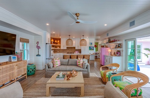 Hope Town Villa | Flamingo Villa: Your Luxurious Retreat on Hope Town Harbourfront