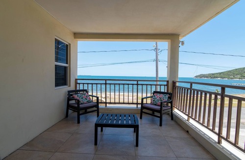Portmore House | Gated Beachfront House - 10 Minutes from Kingston