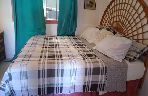 Hillsborough Apartment | Caribbean house 3 mins walk to the marina and port.