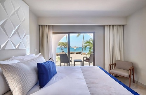 Morne Rouge House | Get Ready for Blissful Getaway! Spacious and Oceanfront 1BR Suite, Outdoor Pool!