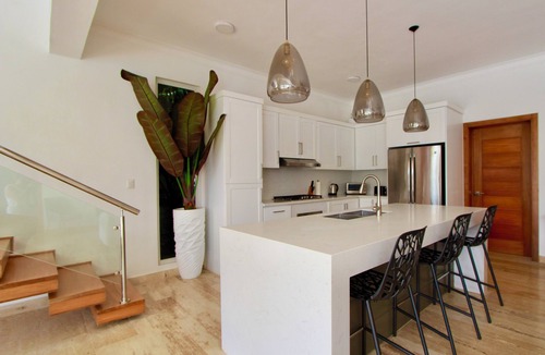 Los Brazos Villa | Gorgeous 3 bedroom Second Line from the ocean in 24 hour secure community