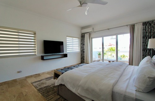 Los Brazos Villa | Gorgeous 3 bedroom Second Line from the ocean in 24 hour secure community
