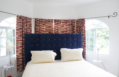 Porus Bed & Breakfast | Gorgeous 8-bedroom bed & breakfast in charming Clarendon Park Tollgate