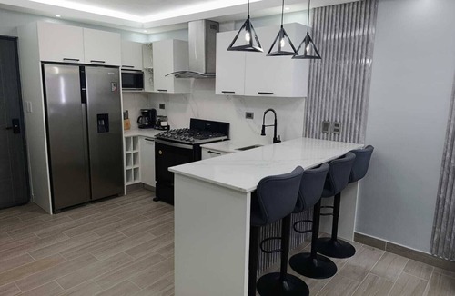 Veron Apartment | Gray House, Spacious and elegant apt., swimming pool, GYM
