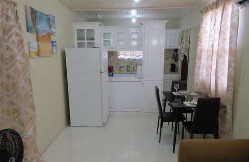 Durants House | Great Location near Beaches, Restaurants, Stores & Bus Routes in Bridgetown