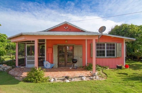 Gregory Town Cottage | GregoryTown - Cozy Cottage - Water Access