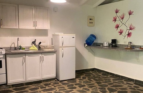 Urbanizacion Tavarez House | Guest-friendly bungalow with pool in tropical garden, near all