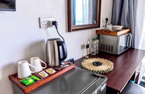 Castries Bed & Breakfast | Hammock Suites MUP - by Zenbreak