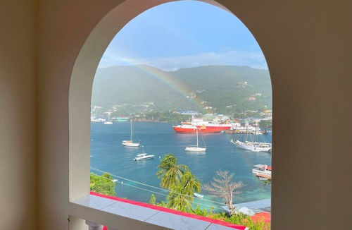 Belmont Apartment | Harbourview Apartments – Where Breathtaking Views Meet Island Comfort.
