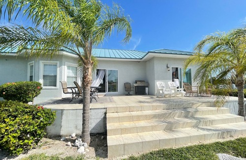 Bahamia West House | HavenDelMar-Boaters Paradise now with Starlink+ a 550lb Ice Machine at the dock