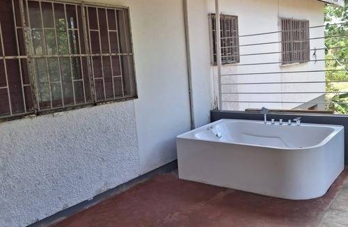 Stewart Town House | Healing 3-Bed Retreat - Sleeps 4, Hot Tub & Pool