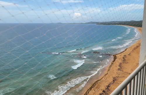 La Pared Apartment | Hermoso apartamento con A/C en zona costera en Luquillo