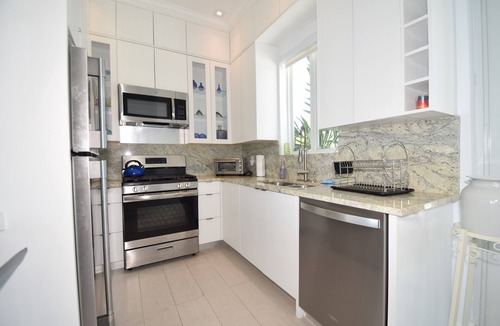 Governor's Harbour House | High-End Caribbean-front Home in Top location-Pool, Amazing Views & Generator!