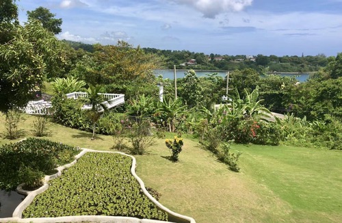 Port Antonio Apartment | Hike to the peak of Jamaica's highest mountain range! 4 Suites w/Parking & BFast