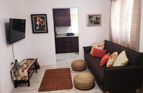 Saint Andrew House | Hill Retreat - Kingston