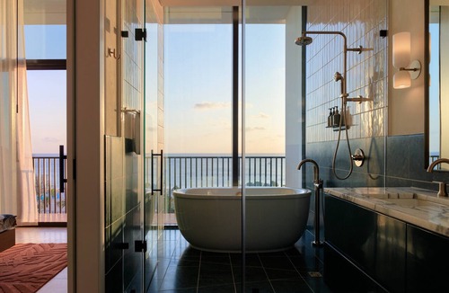 Seven Mile Beach Hotel | Hotel Indigo Grand Cayman by IHG