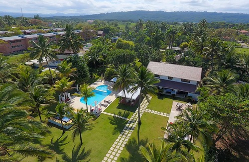 Cabarete Hotel | Hotel suite in luxury resort, snooker table, pool, jacuzzi, meals available