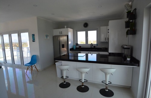 Calbas House | House With Spectacular Island Views Perched On Top of Aruba