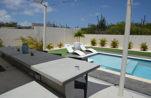 Calbas House | House With Spectacular Island Views Perched On Top of Aruba