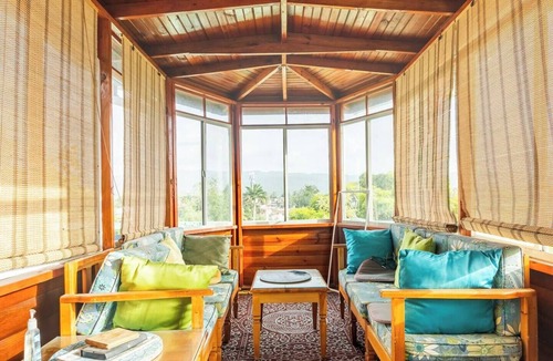 Mount Salem House | Hummingbird Room in Guest Home: WiFi, Hot Water AC Montego Bay Live-in Hosts