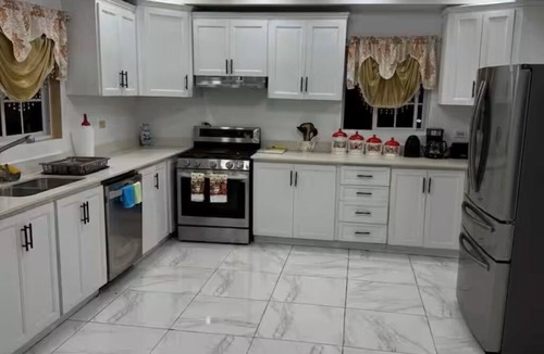 Stewart Town House | Huntley Mansion2-Sleeps 16
