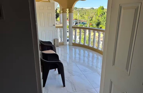 Stewart Town House | Huntley Mansion2-Sleeps 16