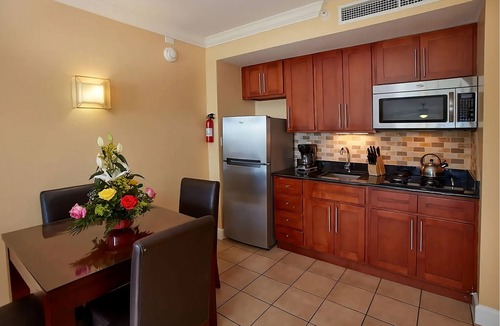 Oranjestad-West Hotel | Immerse In Studio Suite With Free Parking, Pets Welcome, Steps To Manchebo Beach