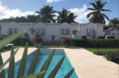 Dunmore Town House | Interior designed 3 bedroom house 2 mins to the pink sand beach, Harbour Island