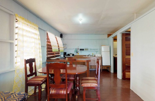 Placencia Cabin | Inviting Renovated Cabana w/WiFi - Walk to Shops, Restaurants, and the Beach