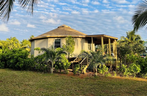 Gregory Town House | Island Cottage in Oleander Gardens