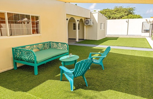 Ponton Apartment | IslaRita Stays - 2 bedroom apartment close to Eagle Beach!