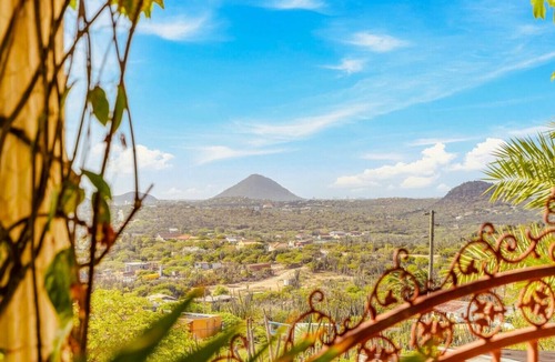 Jamanota Villa | Jamanota Villa | 4BR Nature Stay w/Infinity Pool