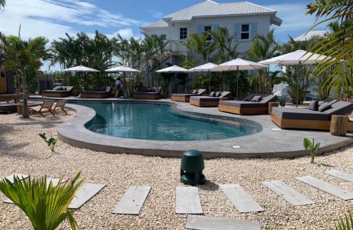 San Pedro Villa | Java Villa Paradise and Mistico Beach Club plus Boat Shuttle
