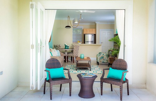 Montego Bay Apartment | Jus' Beachy! Luxury One Bedroom Apartment with Sleeper Sofa