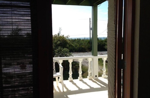 Rainbow Bay House | Key Lime Cottage 2 Bedroom Home