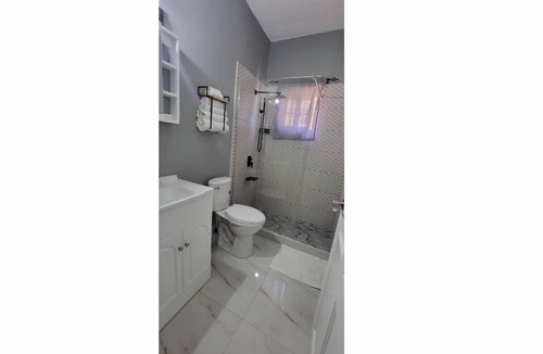 Runaway Bay House | Kingsbird By The Sea- Cozy 1 Bedroom