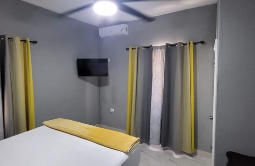Runaway Bay House | Kingsbird By The Sea- Cozy 1 Bedroom