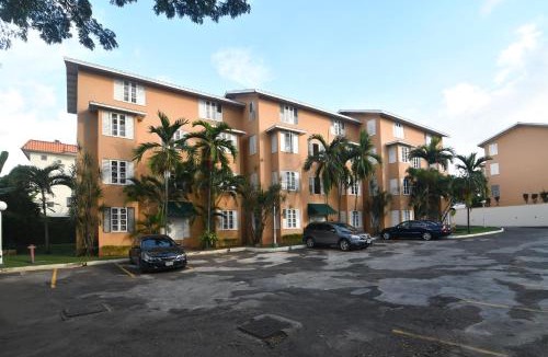 Saint Andrew Apartment | Kingston Vacation Rentals at Ravinia - Private One Bedroom Apartment