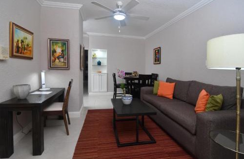 Saint Andrew Apartment | Kingston Vacation Rentals at Ravinia - Private One Bedroom Apartment