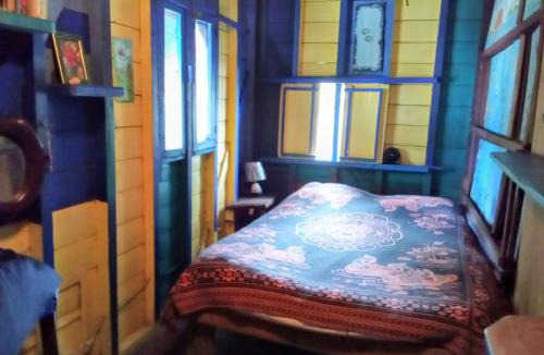Hopkins Hostel | Kismet Inn DORM 20us per person