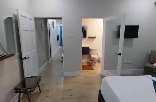 Choc Condo | Kresta Suite No. 5