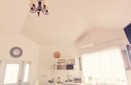 Choiseul House | La Casita!Beautiful Caribbean Private Octagon Studio Bungalow.5 mins from Beach!