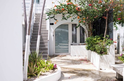 Parque Apartment | La Mona Suites 3 Bedroom Apartment