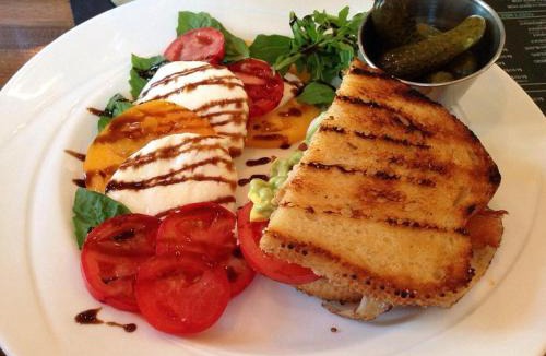Saint David's Bed & Breakfast | La-sagesse Cottage Inn Restaurant Bar and Museum