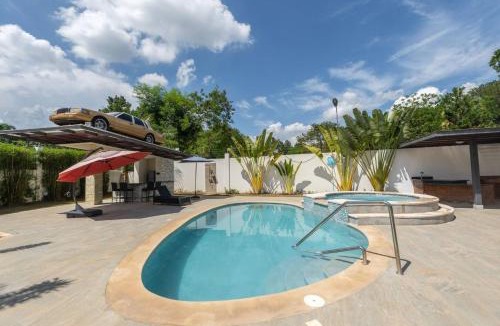 La Vega Villa | La Vega Villa with Private Pool and BBQ