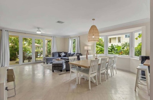 Paradise Island Condo | Large 4BDR/Family/Pool/Location/Atlantis Unit 2