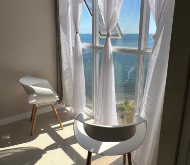 Portmore Apartment | Large Luxurious Beach Front at Bayfront Villa
